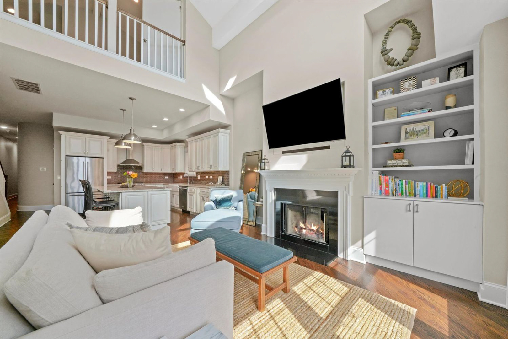 1316 W Fletcher Street Unit: 3E