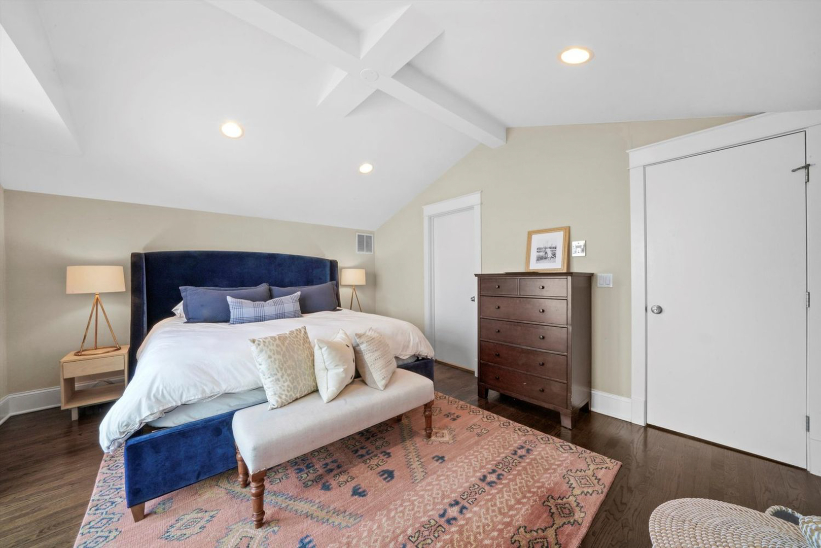 1316 W Fletcher Street Unit: 3E