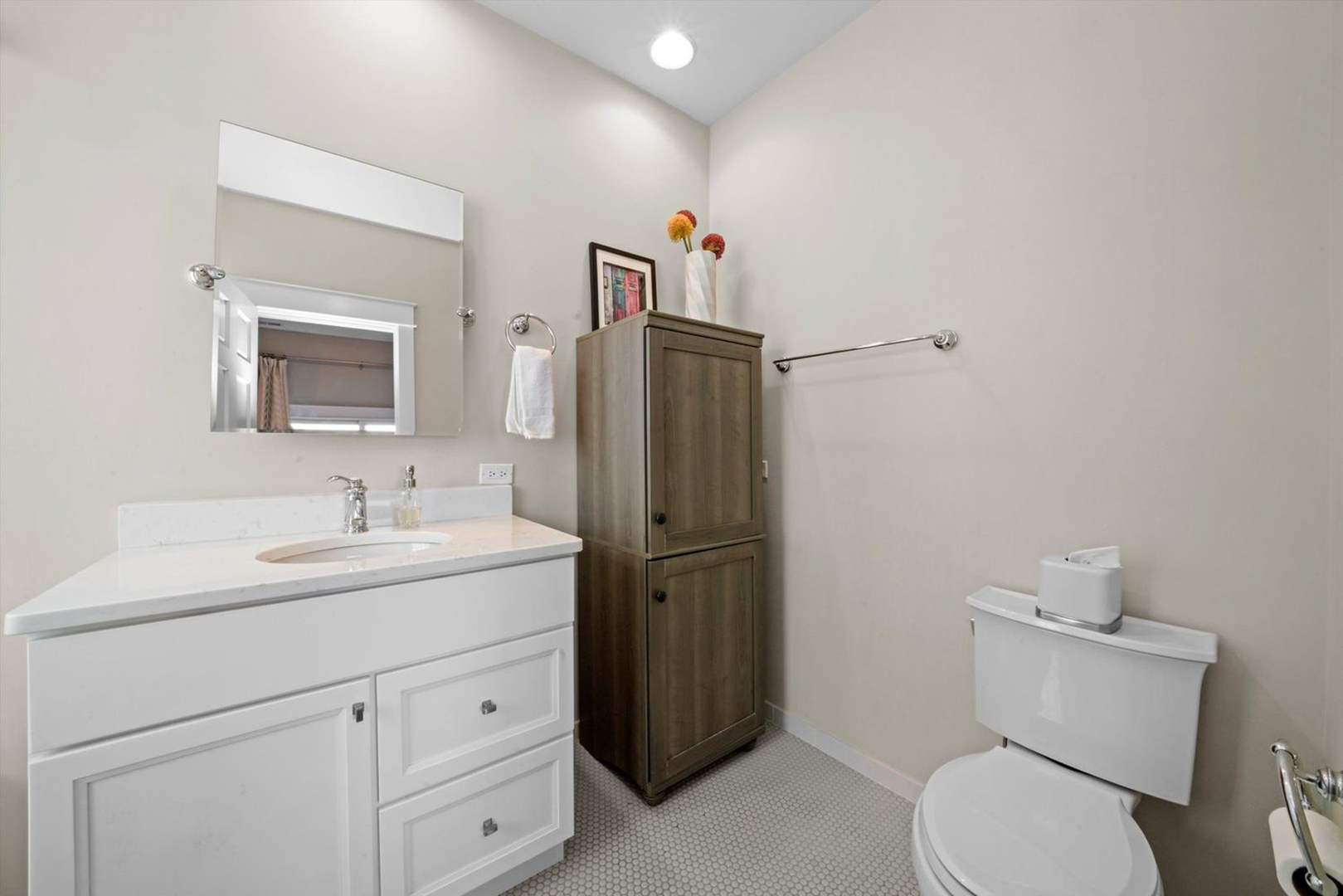 1316 W Fletcher Street Unit: 3E