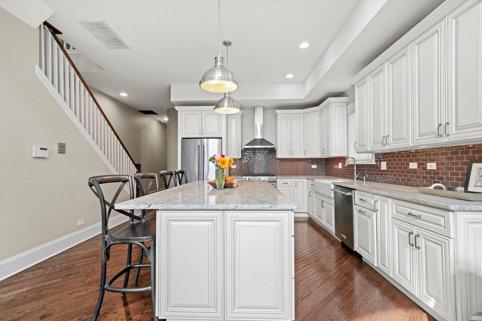 1316 W Fletcher Street Unit: 3E