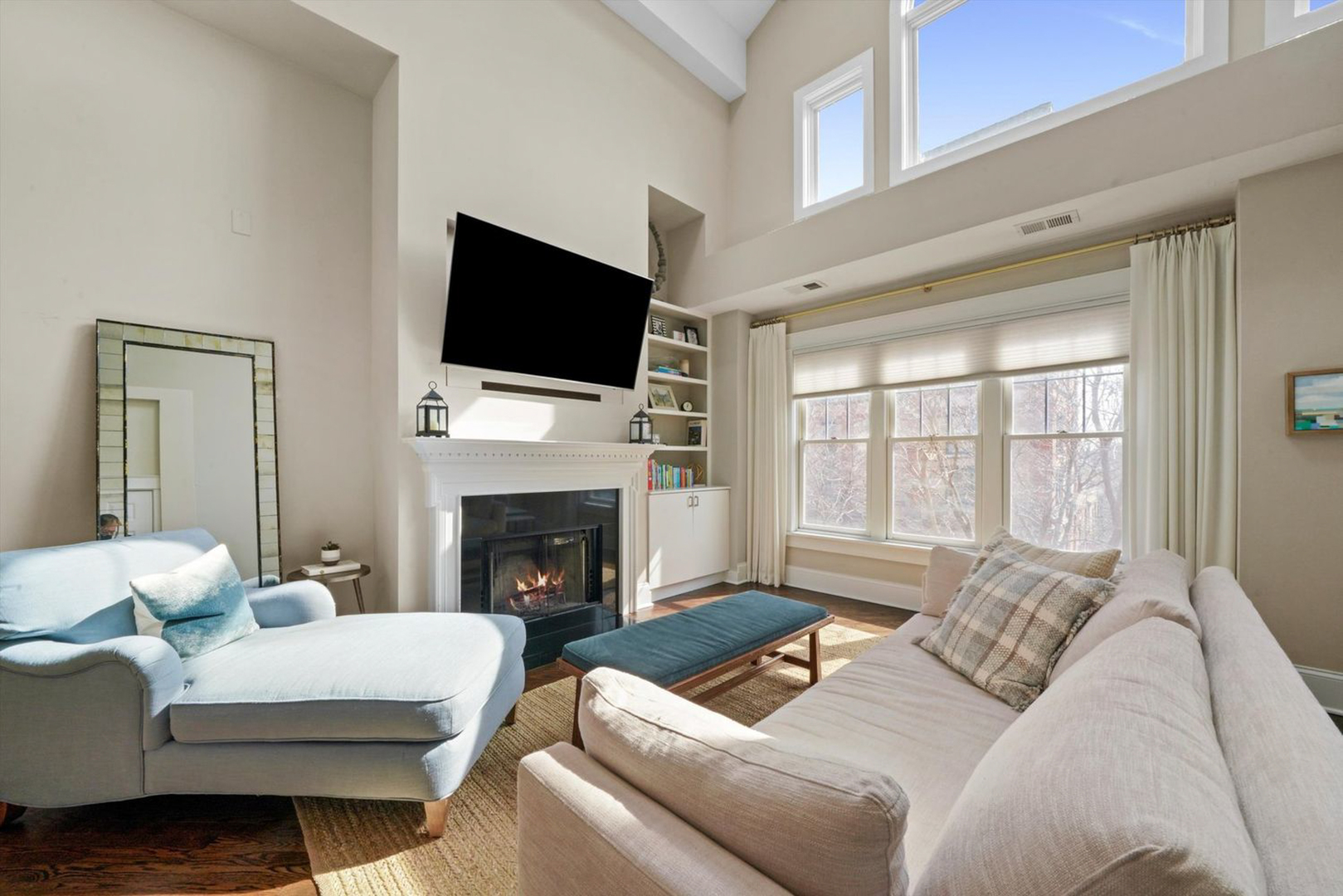 1316 W Fletcher Street Unit: 3E