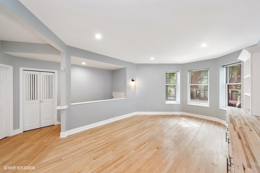 1446 W Diversey Parkway