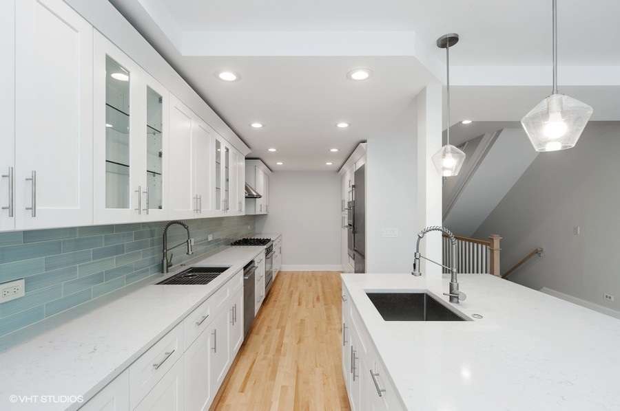 1446 W Diversey Parkway