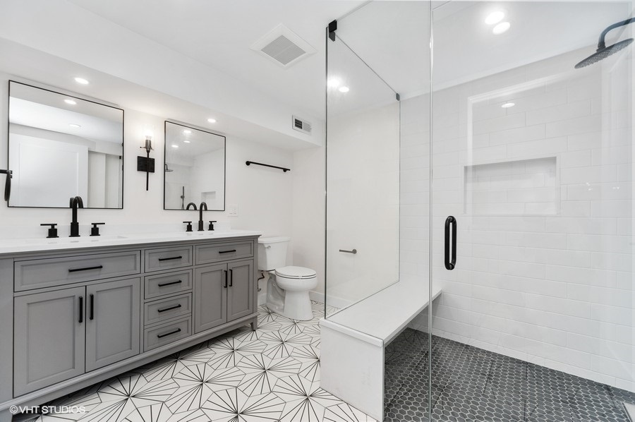 1446 W Diversey Parkway