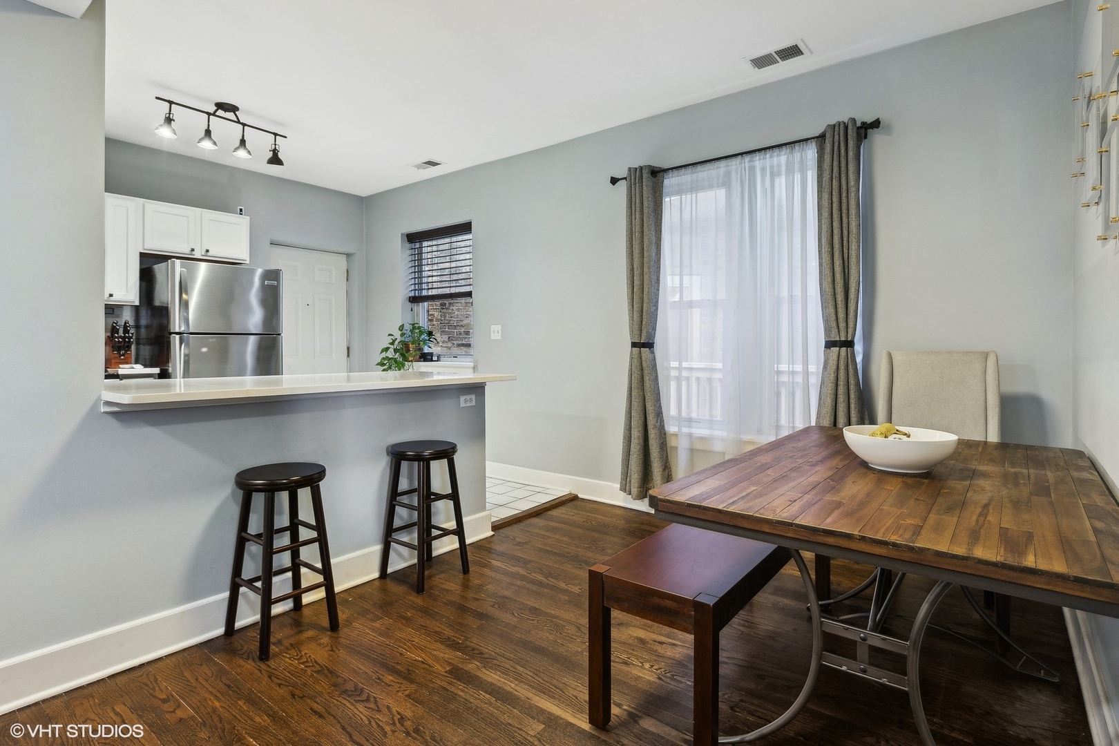 2867 W Leland Avenue Unit: 2