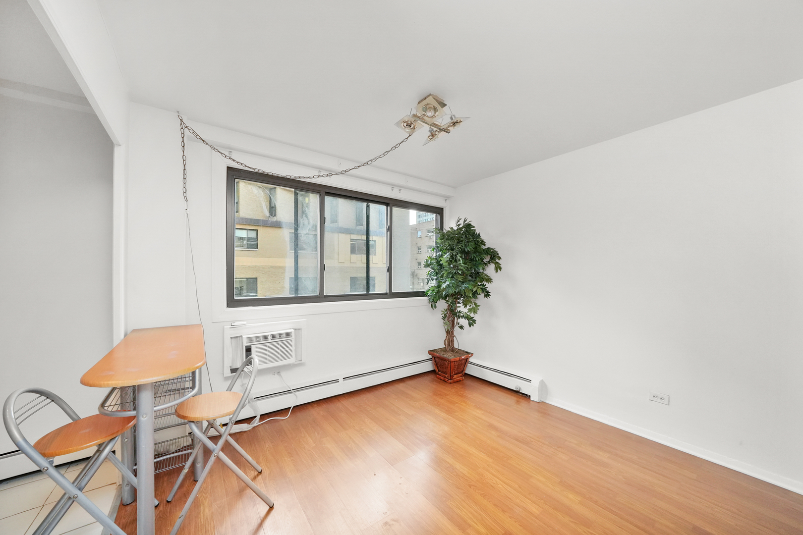 6300 N Sheridan Road Unit: 203
