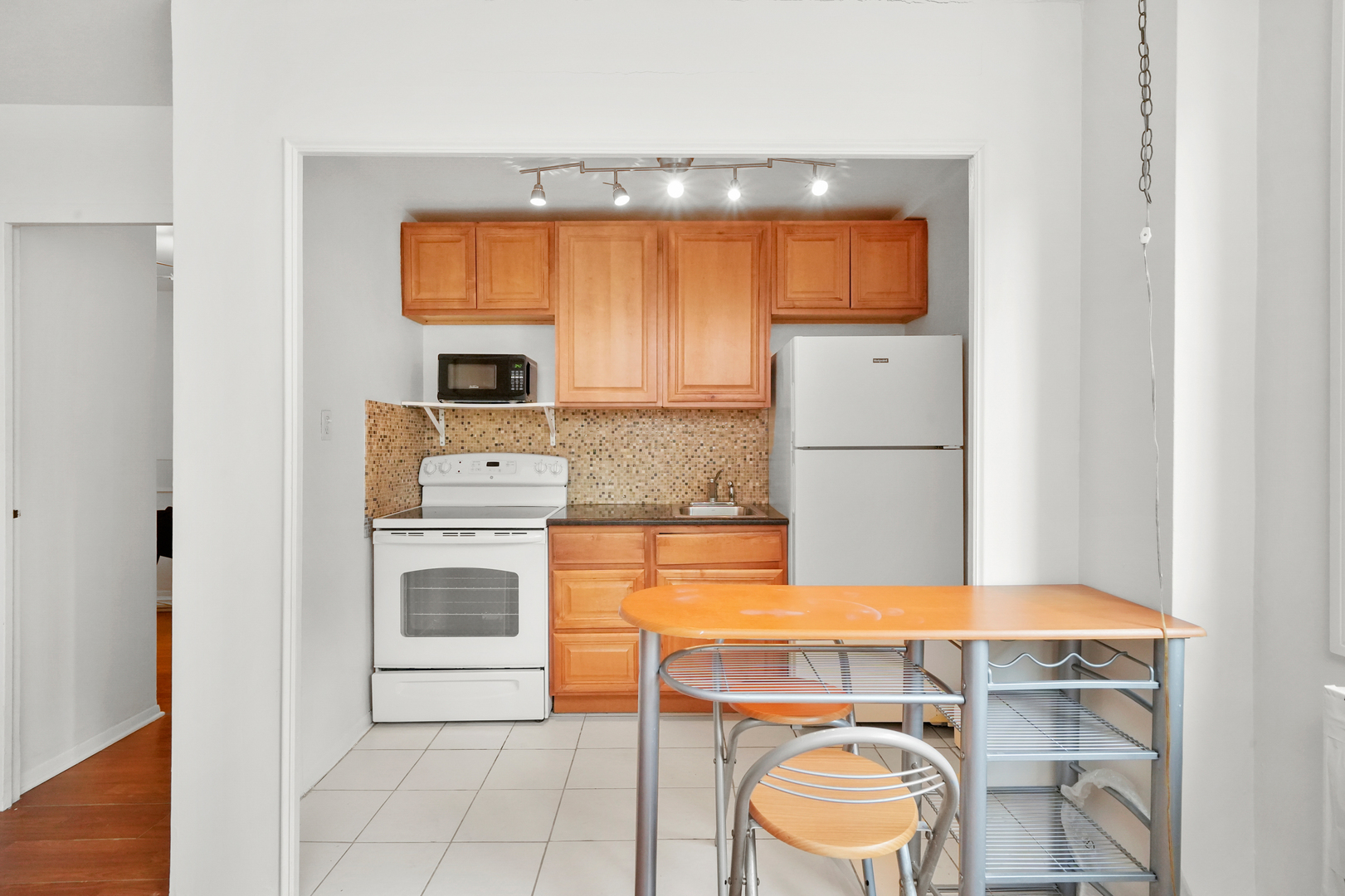 6300 N Sheridan Road Unit: 203