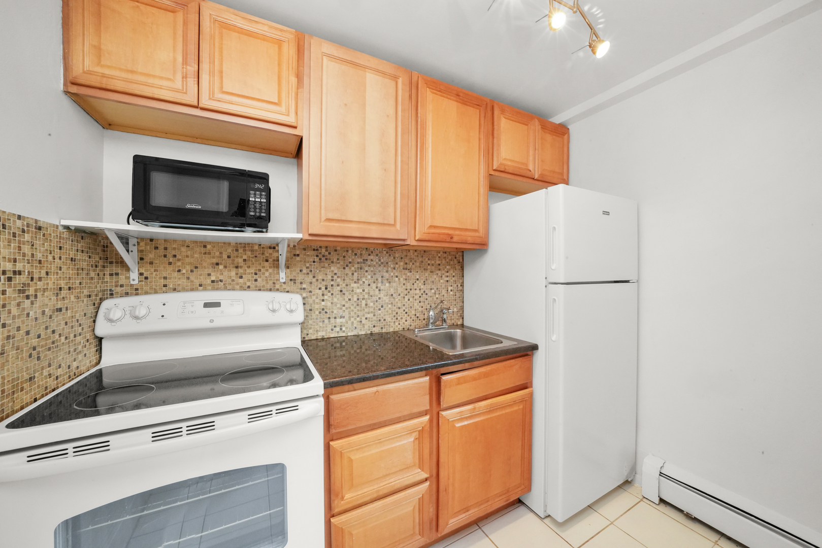 6300 N Sheridan Road Unit: 203