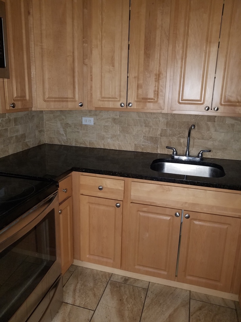 7204 N Ashland Boulevard Unit: B