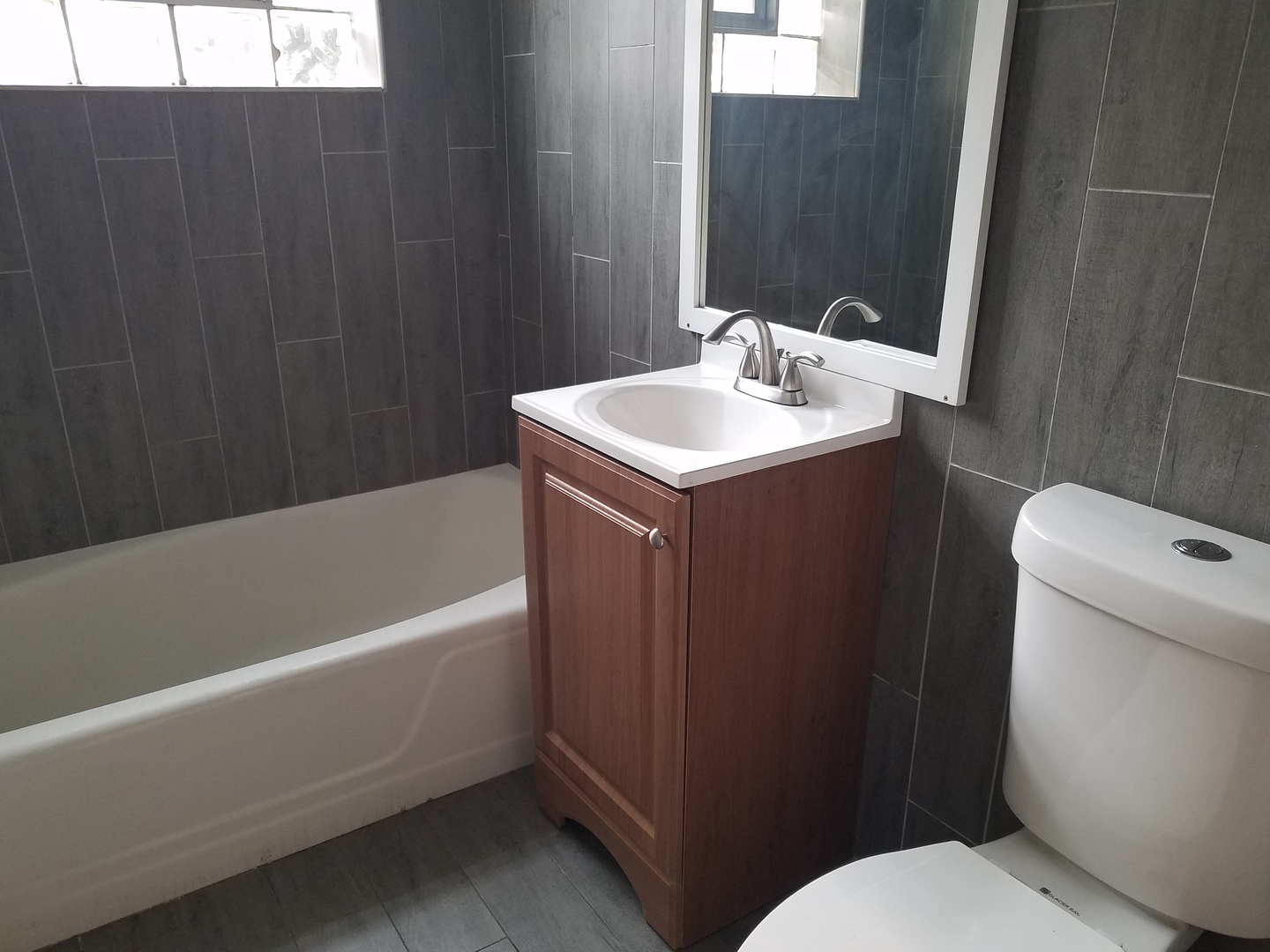 7204 N Ashland Boulevard Unit: B