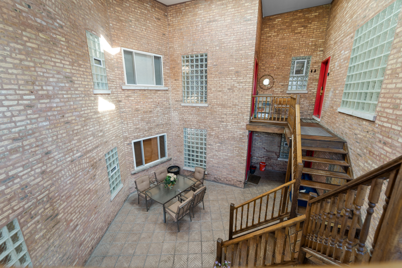 3914 N Broadway Street Unit: 3B