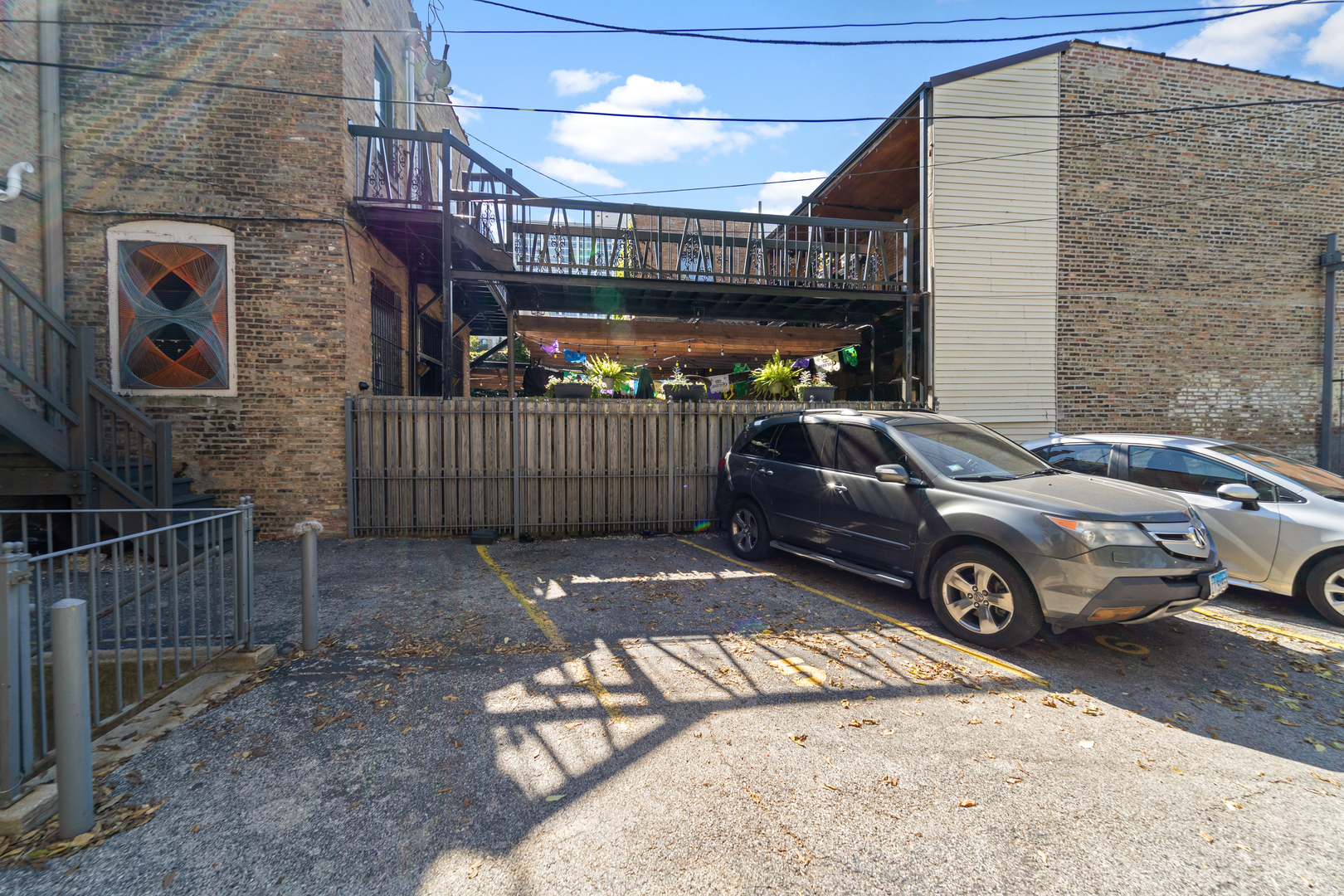 3914 N Broadway Street Unit: 3B