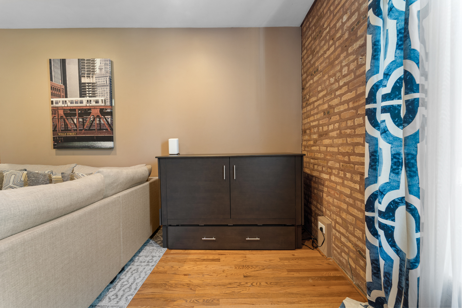 3914 N Broadway Street Unit: 3B
