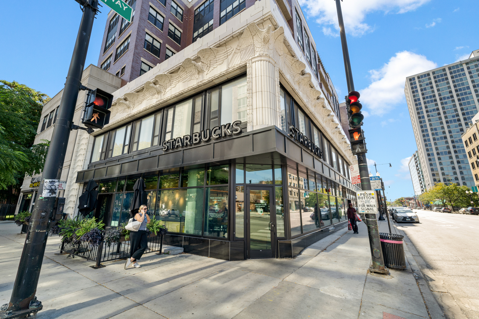 3914 N Broadway Street Unit: 3B
