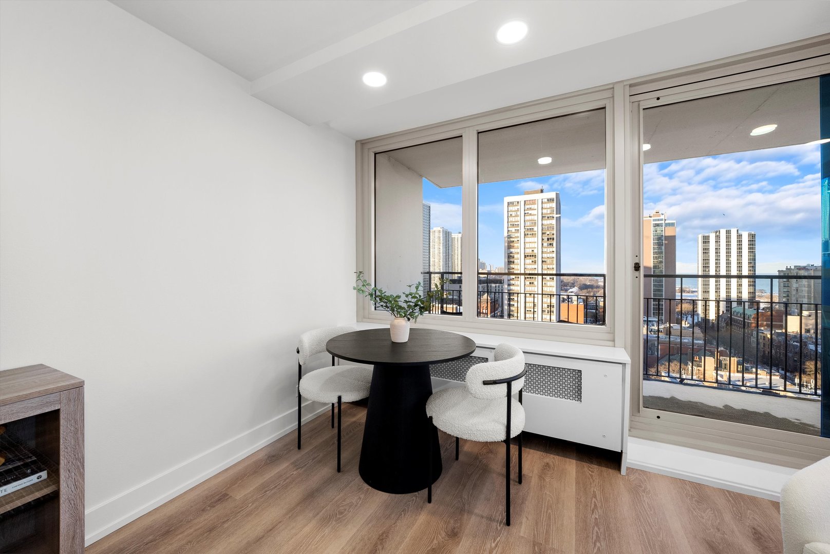 88 W Schiller Street Unit: 1801