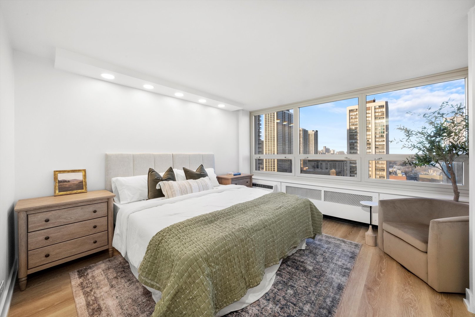 88 W Schiller Street Unit: 1801