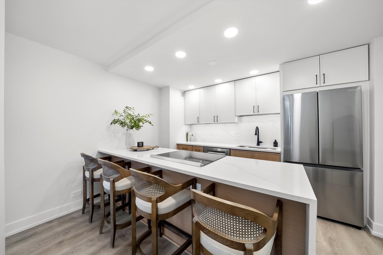 88 W Schiller Street Unit: 1801