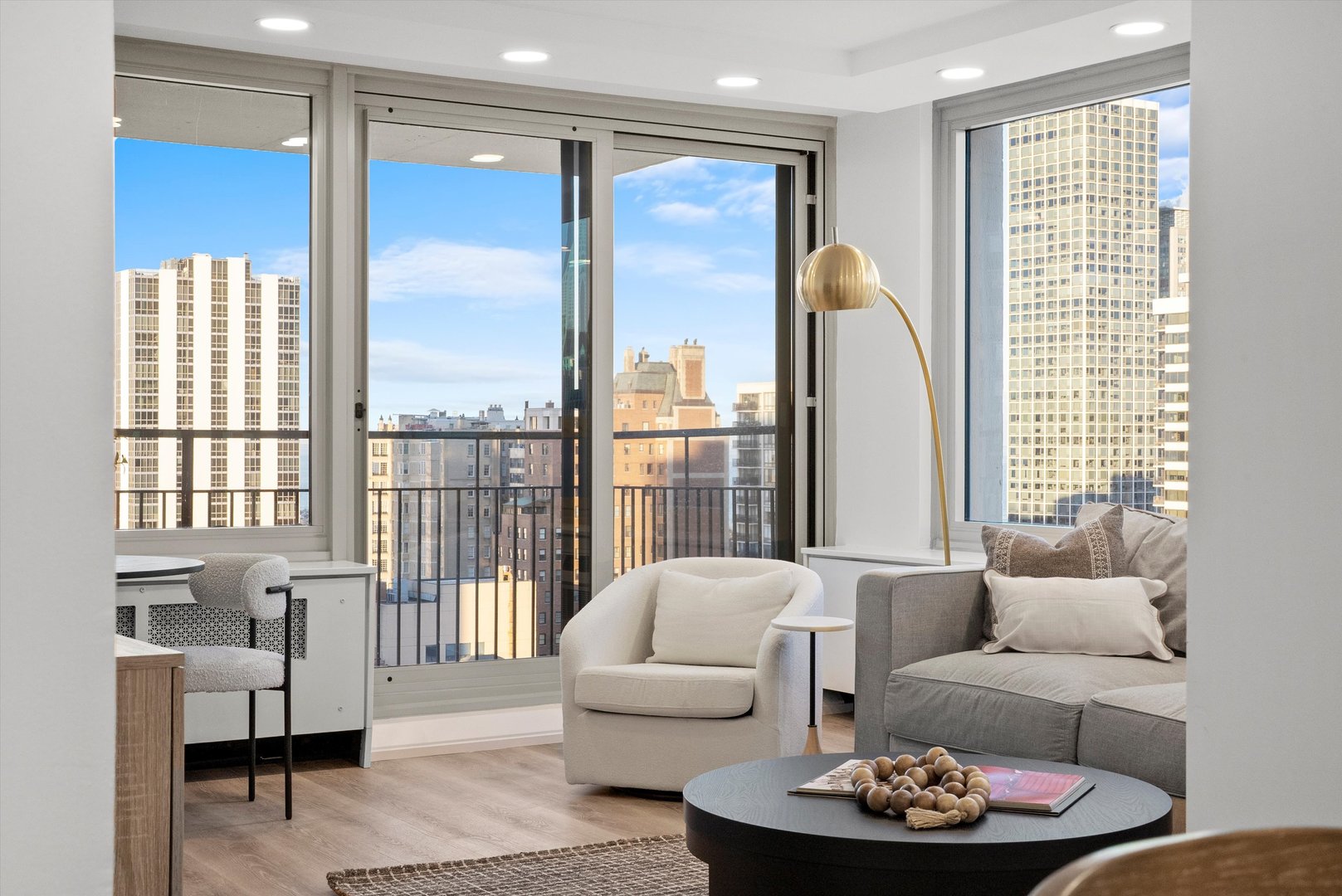 88 W Schiller Street Unit: 1801