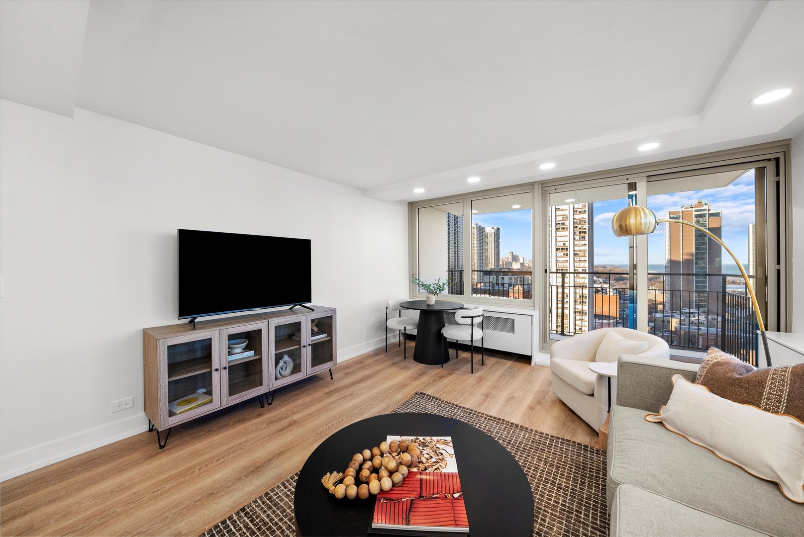88 W Schiller Street Unit: 1801