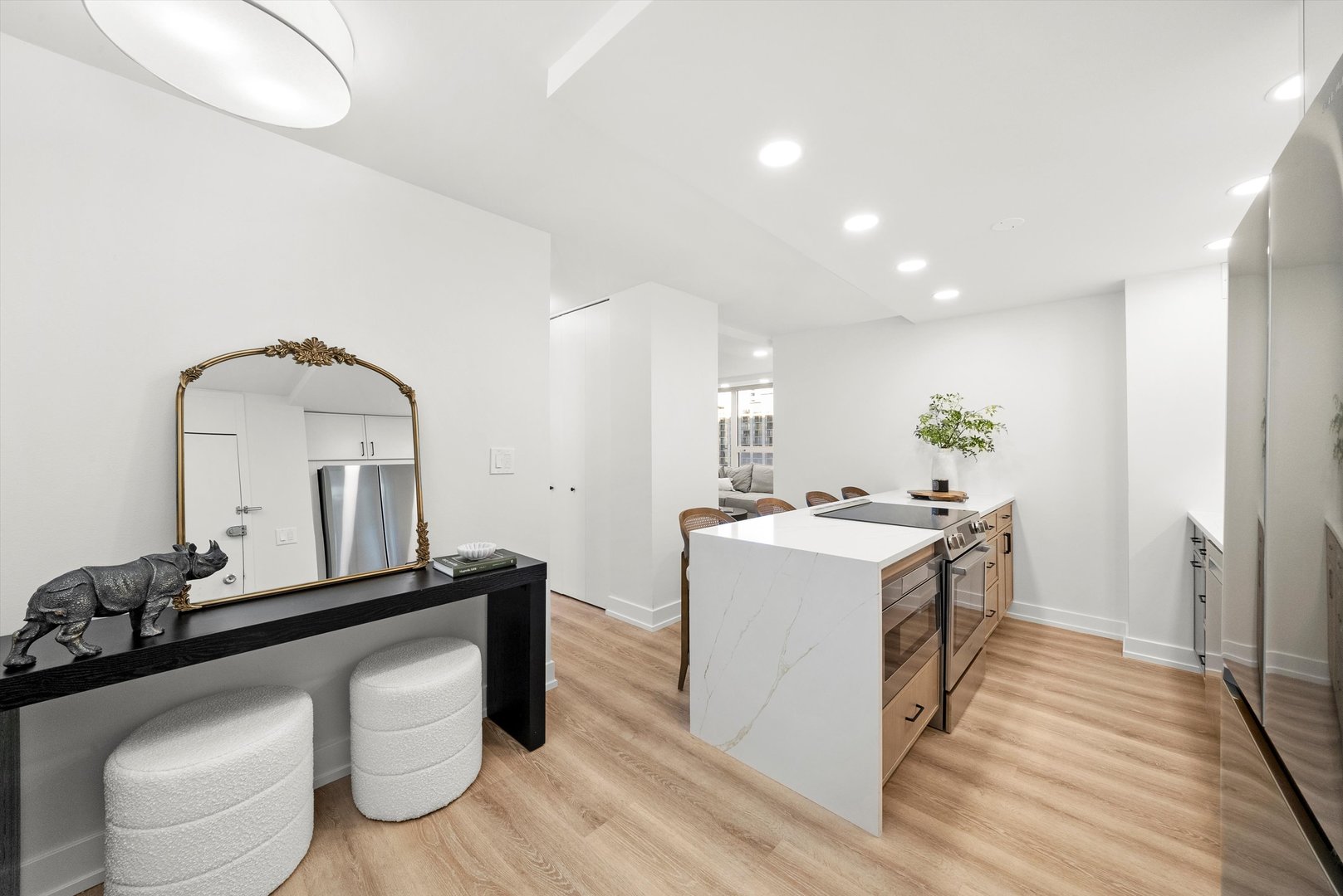 88 W Schiller Street Unit: 1801
