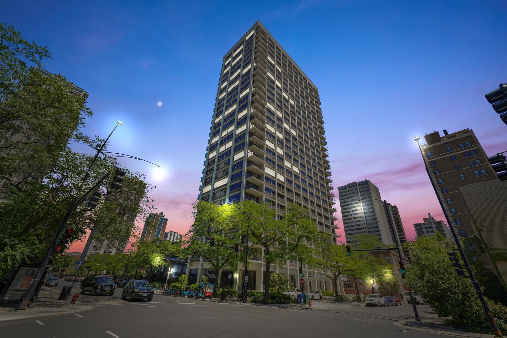 88 W Schiller Street Unit: 1801