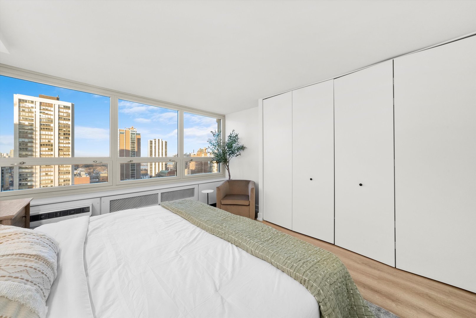 88 W Schiller Street Unit: 1801