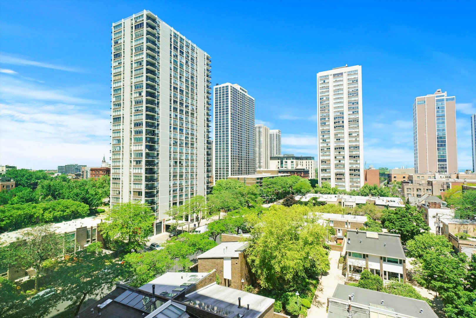 88 W Schiller Street Unit: 1801