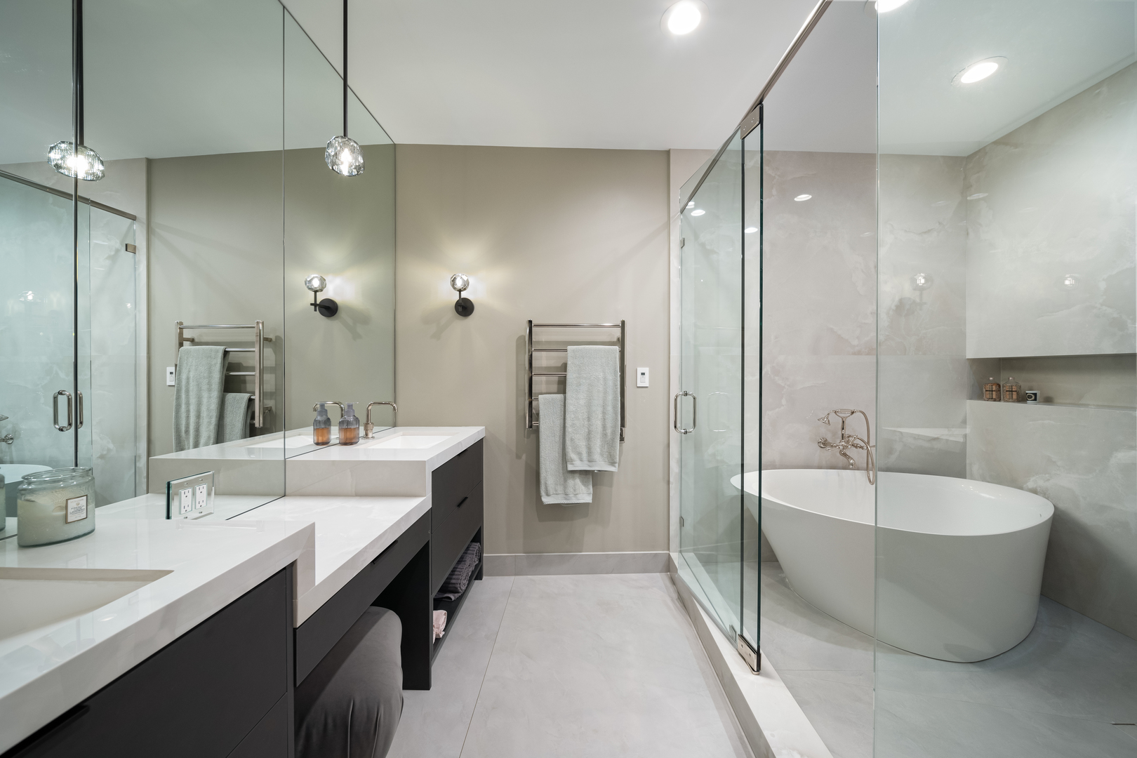 106 N Aberdeen Street Unit: PH2