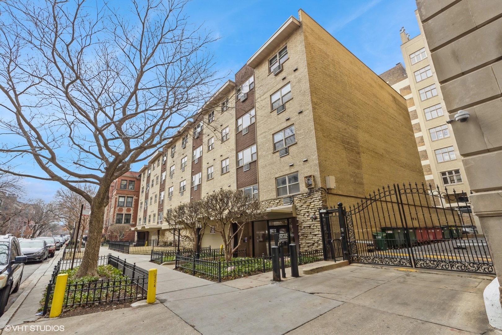 420 W Aldine Avenue Unit: 502