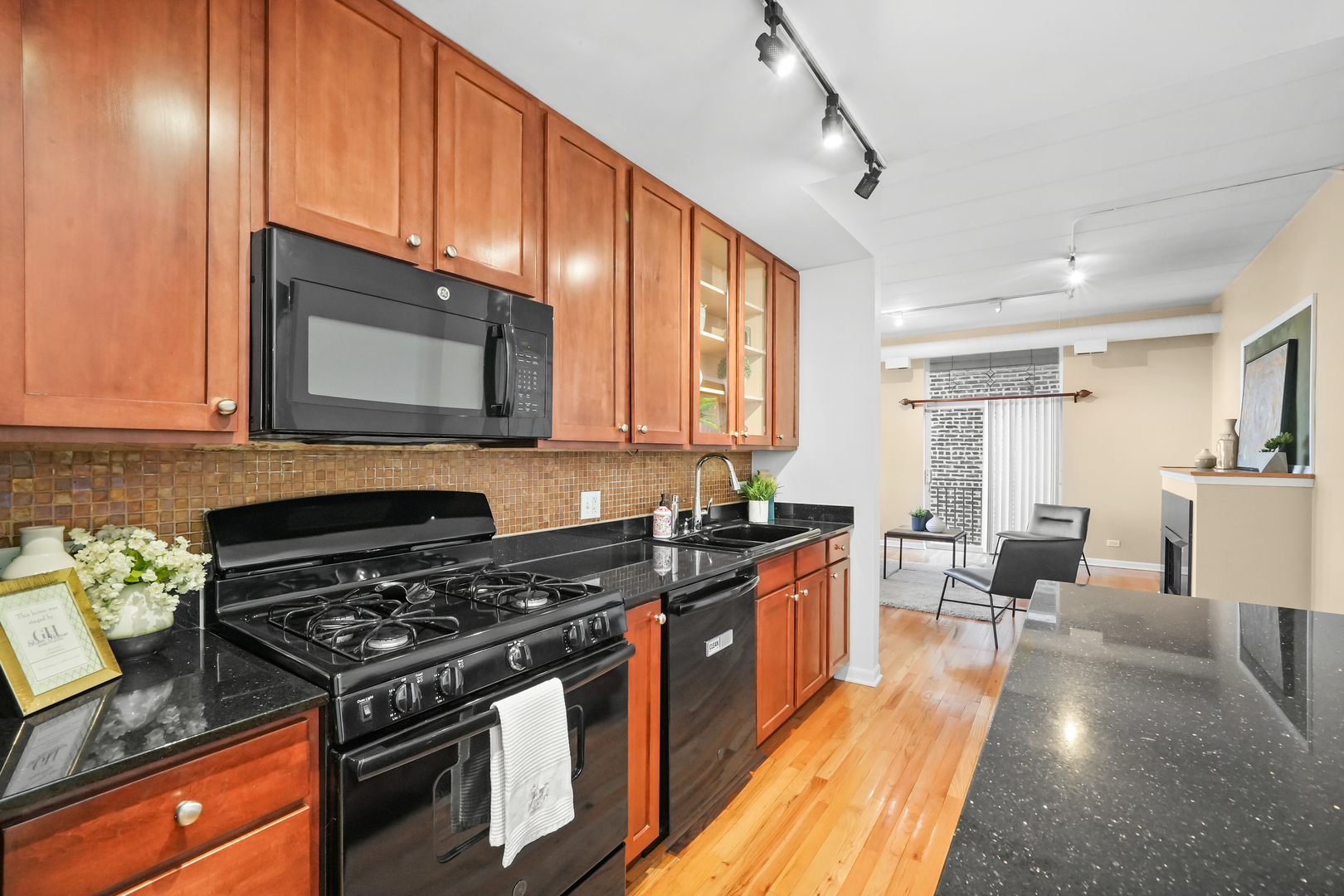2356 N Elston Avenue Unit: 306