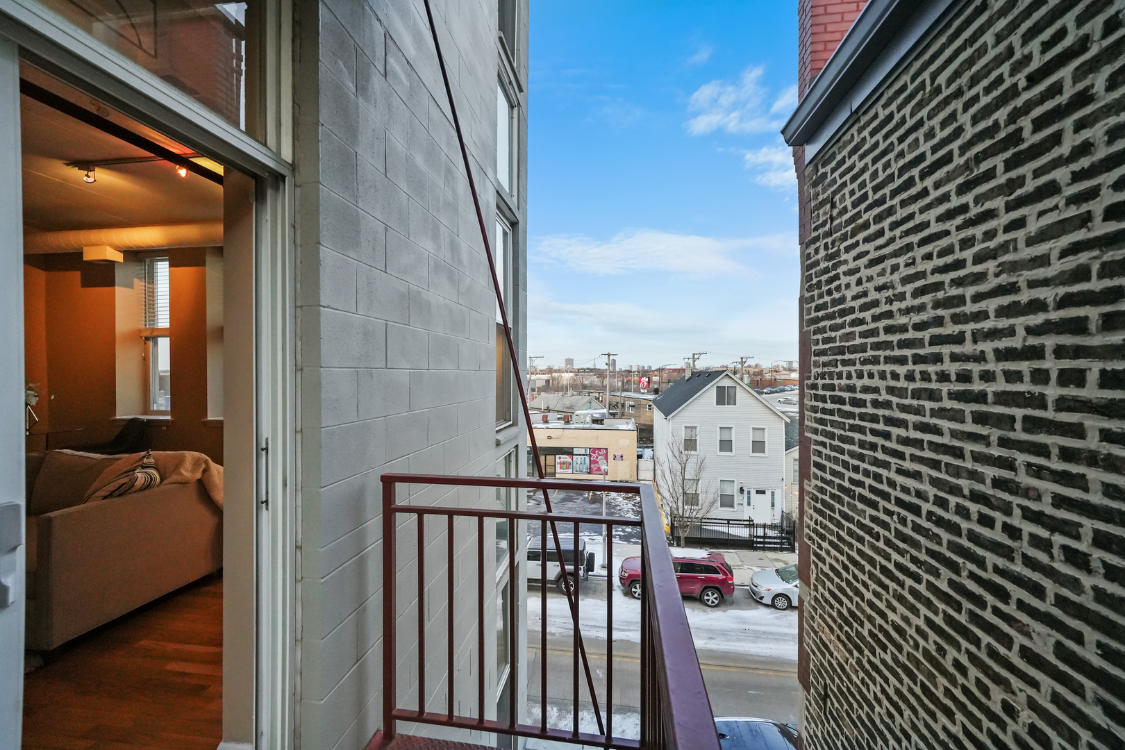 2356 N Elston Avenue Unit: 306