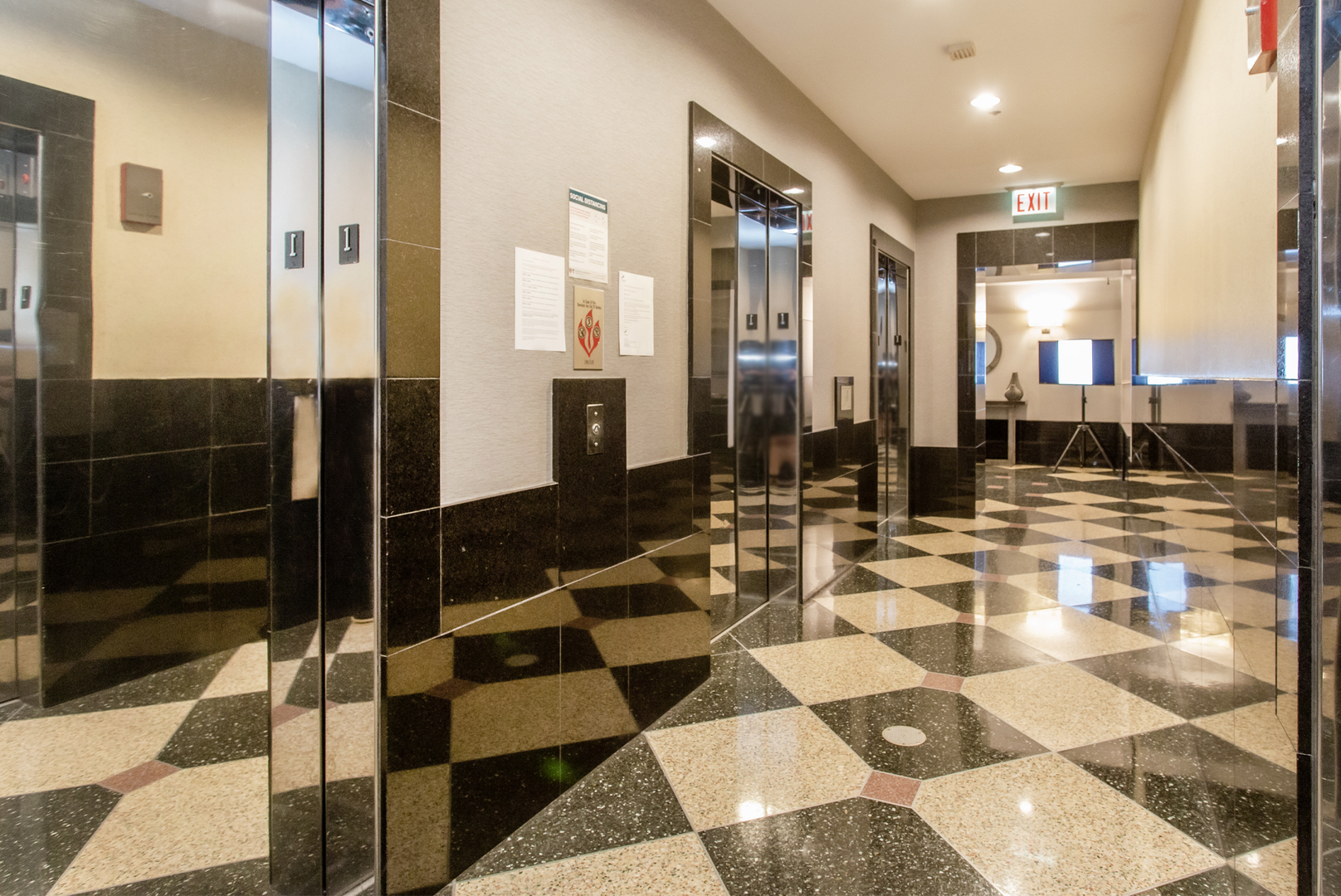 111 W Maple Street Unit: 1911