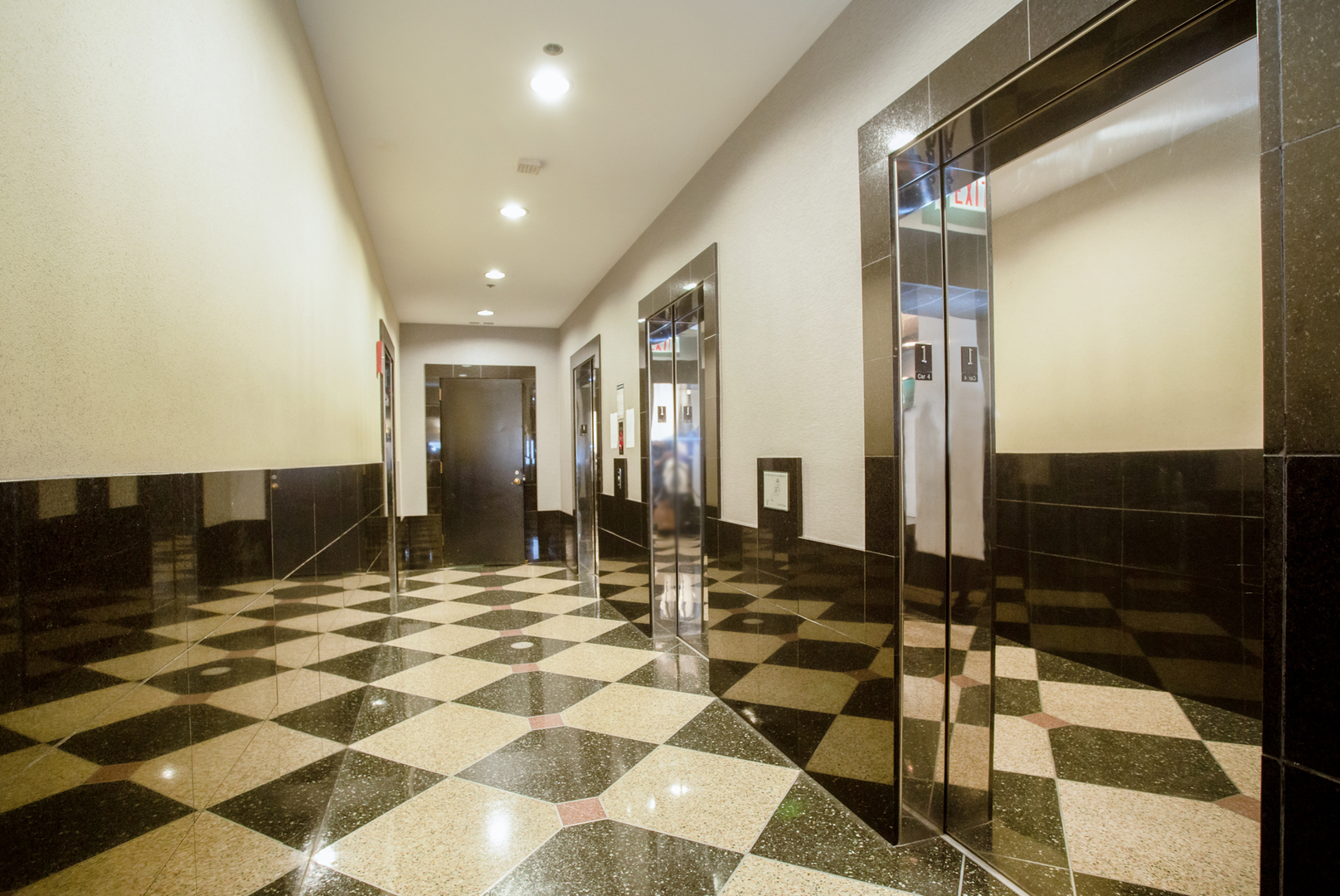 111 W Maple Street Unit: 1911