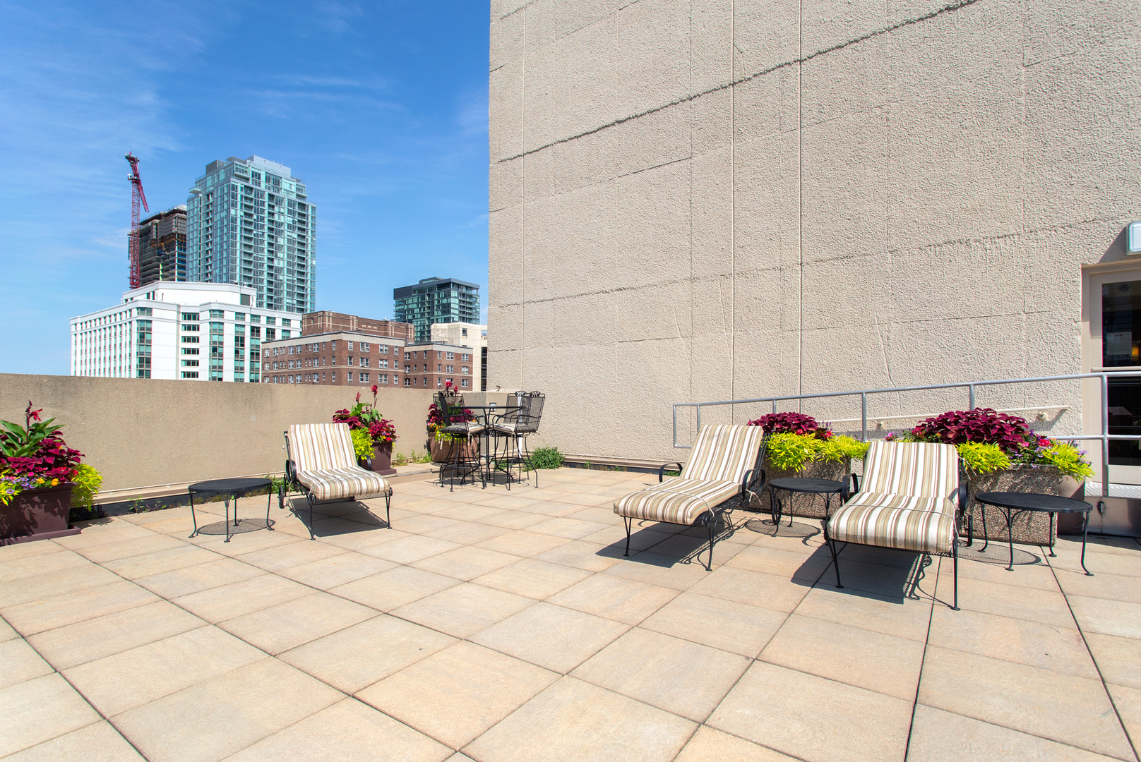 111 W Maple Street Unit: 1911