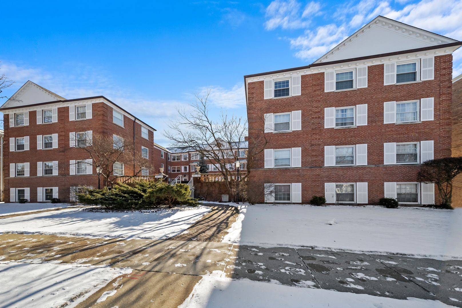 2228 Central Street Unit: 3