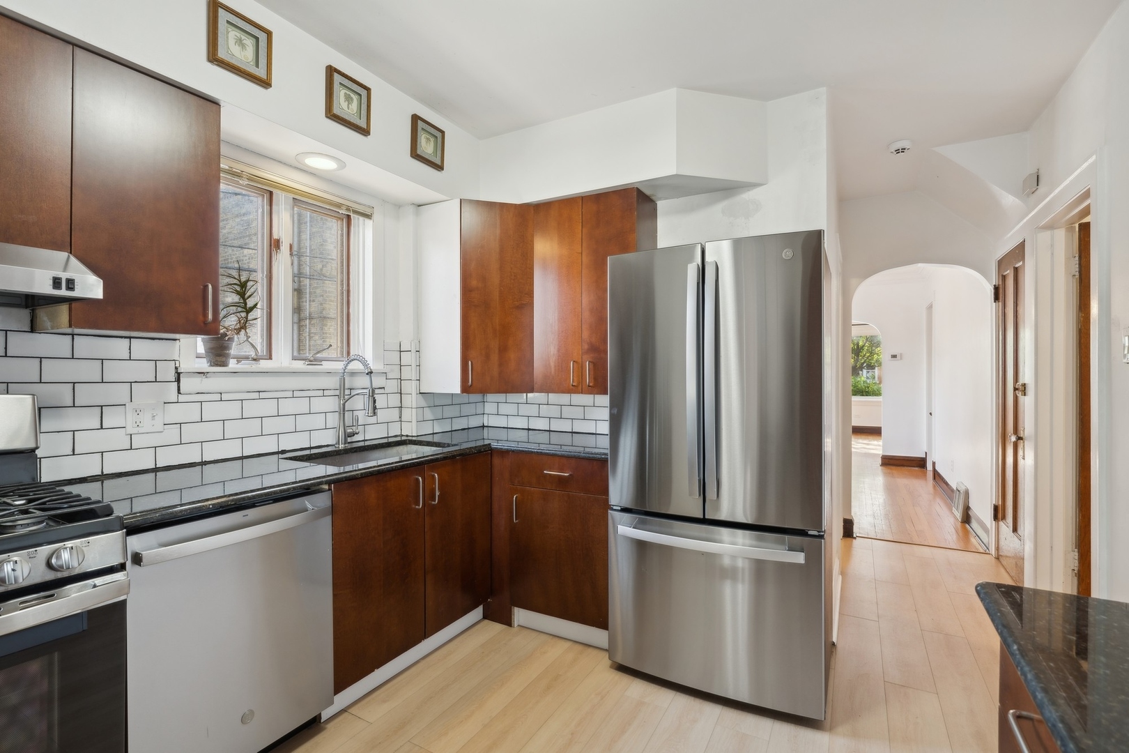 5514 W Newport Avenue