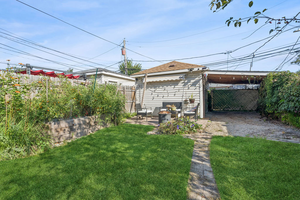 5514 W Newport Avenue