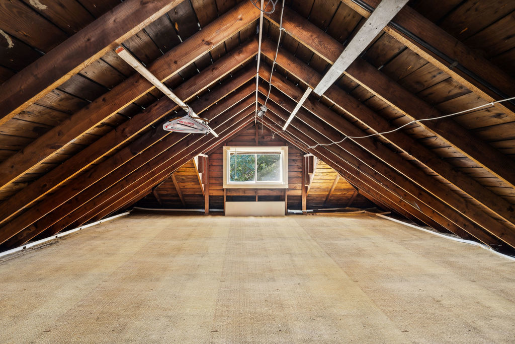 5514 W Newport Avenue