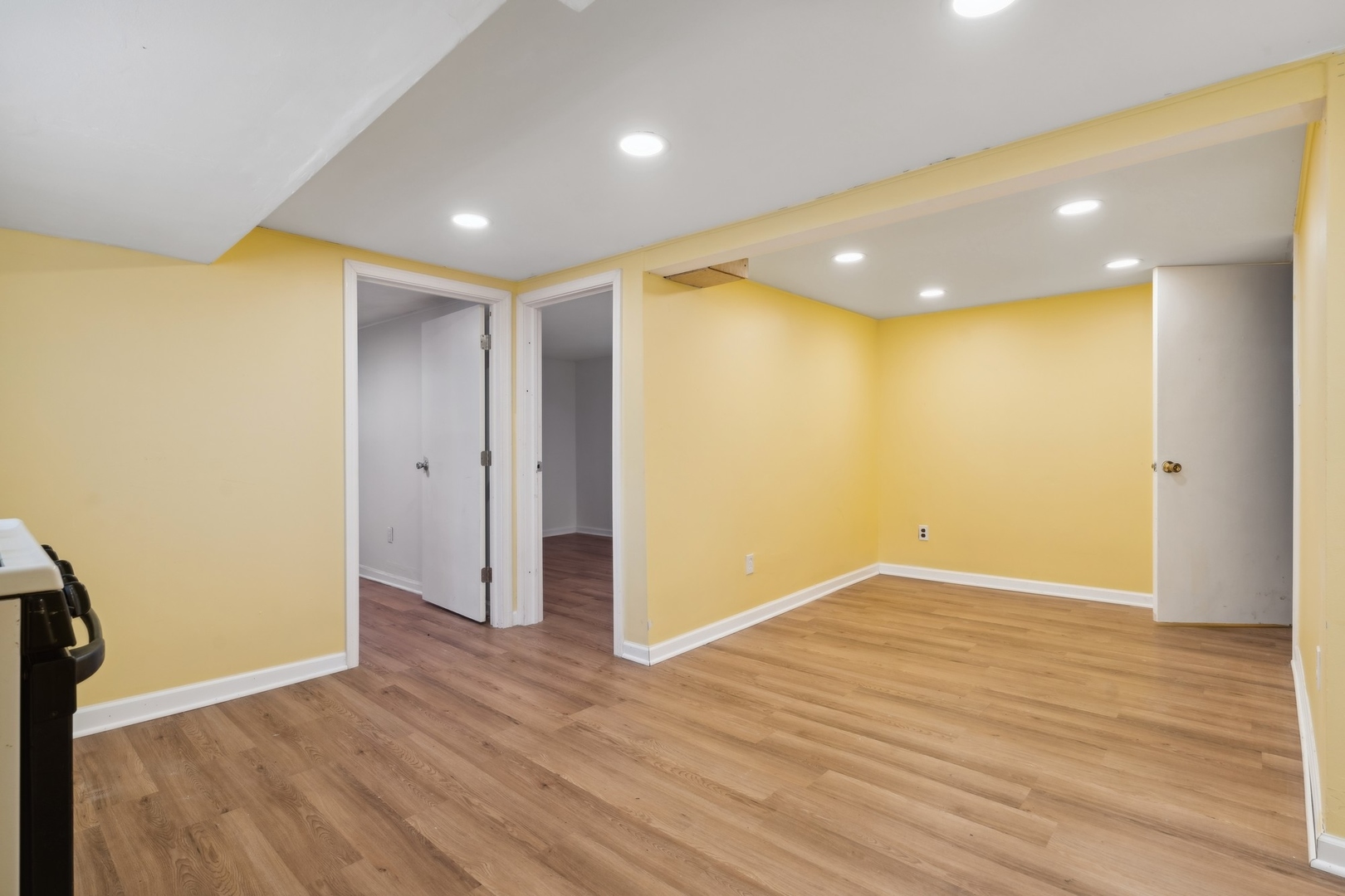 5514 W Newport Avenue