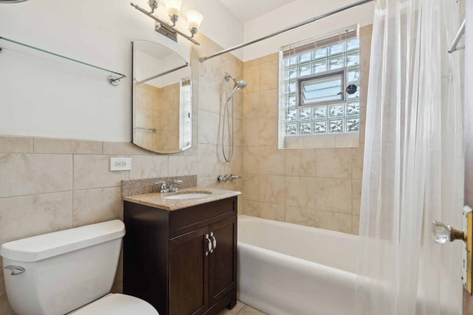 5514 W Newport Avenue