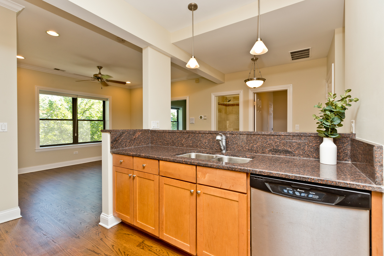 2610 W Leland Avenue Unit: 3