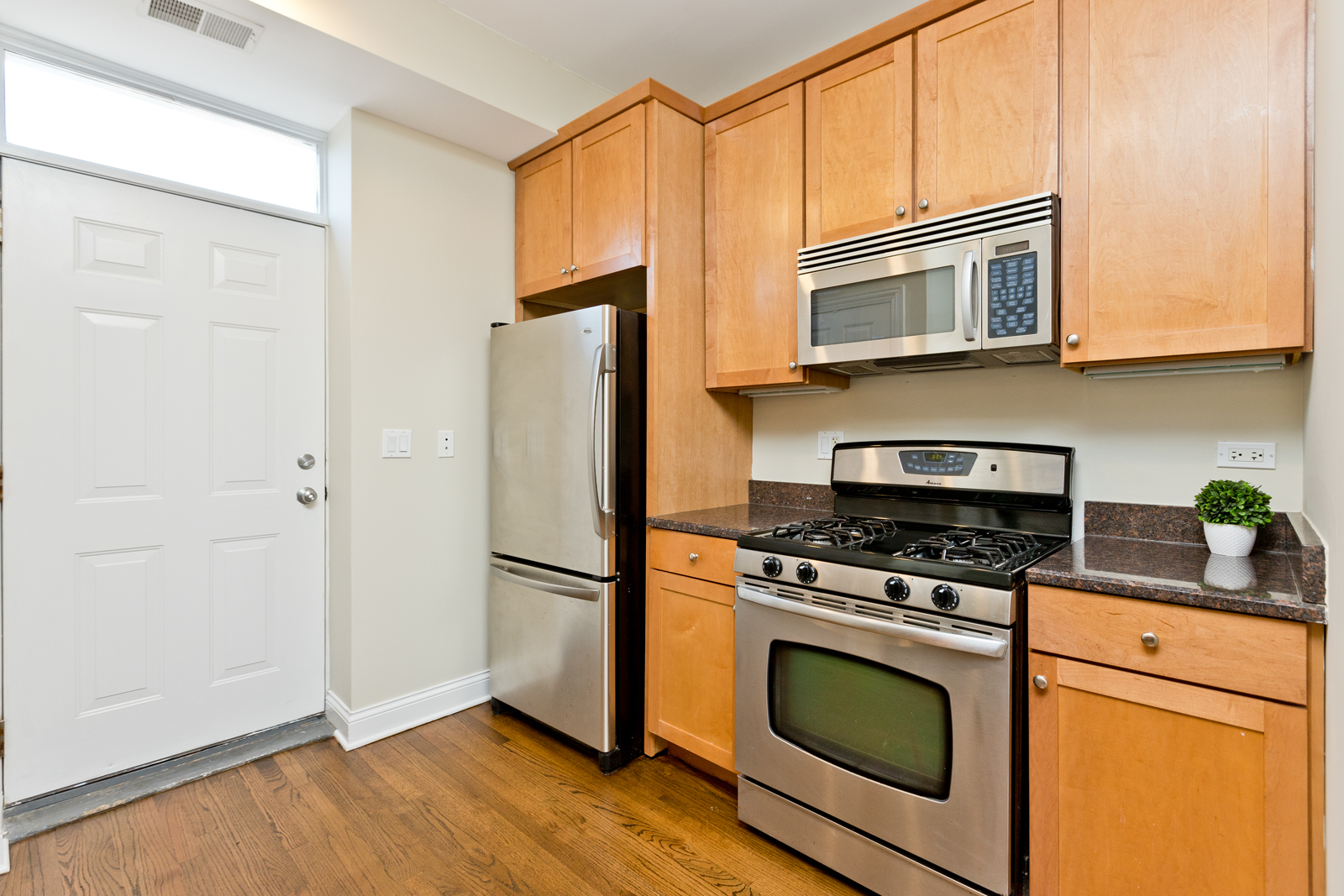 2610 W Leland Avenue Unit: 3