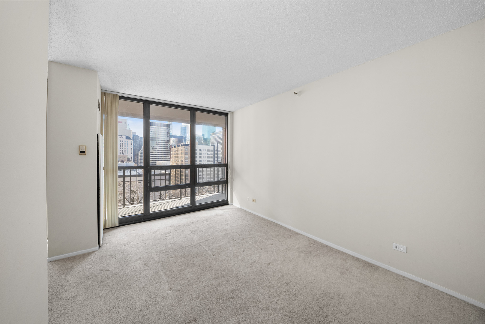 10 E Ontario Street Unit: 1201