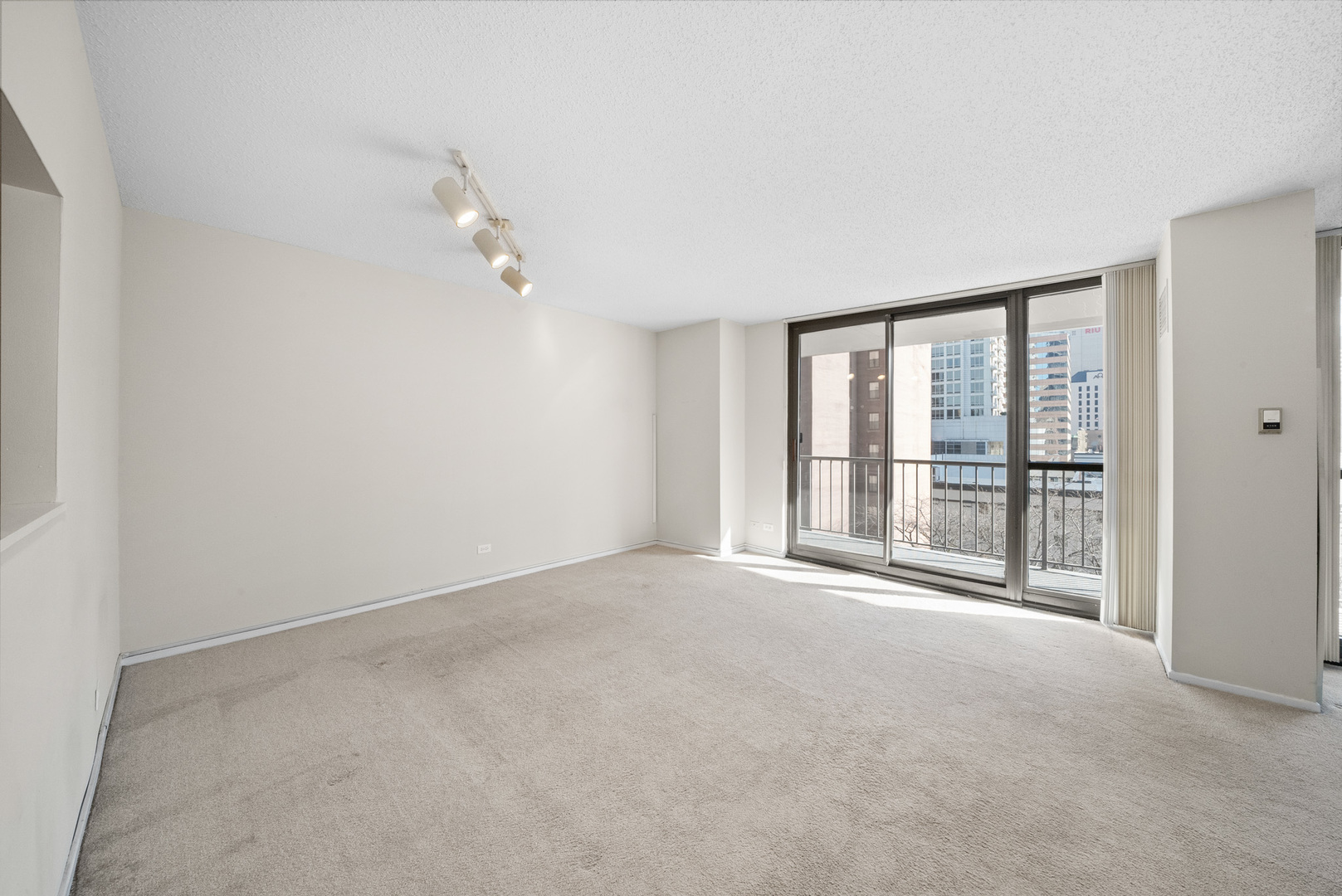 10 E Ontario Street Unit: 1201