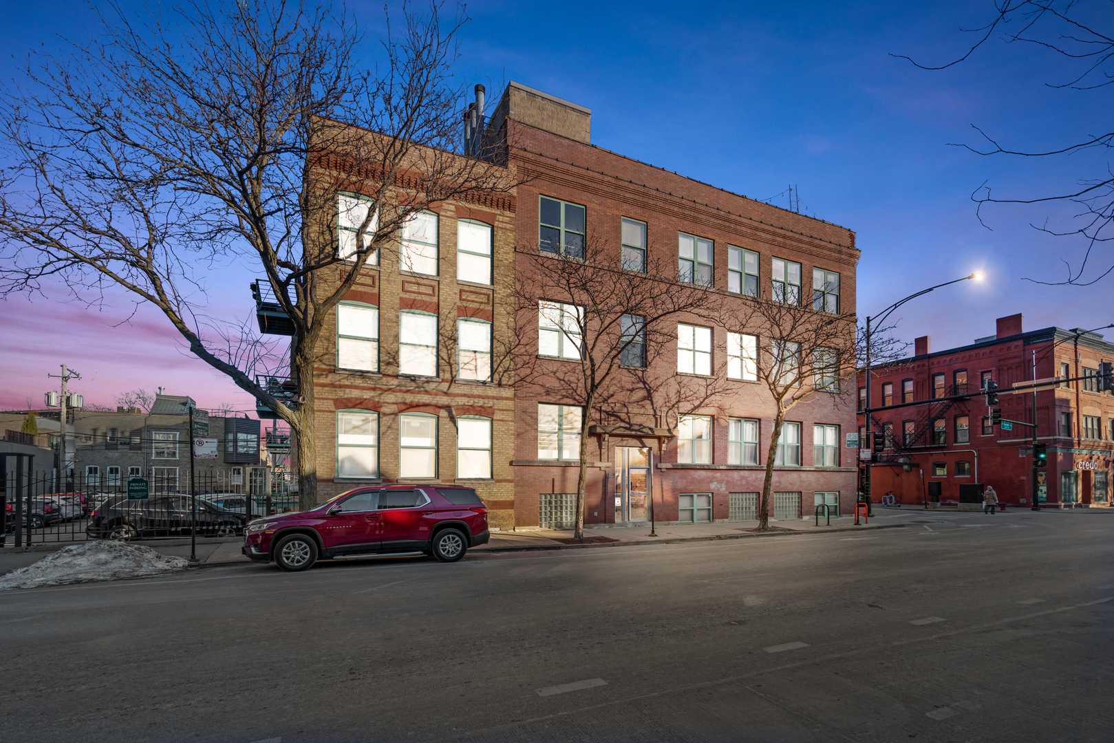 1701 N DAMEN Avenue Unit: 305