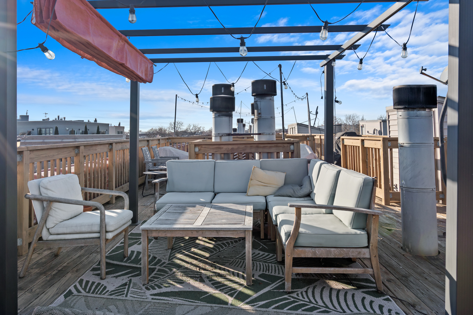 1701 N DAMEN Avenue Unit: 305