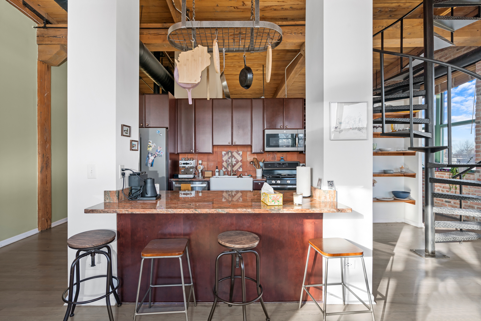 1701 N DAMEN Avenue Unit: 305