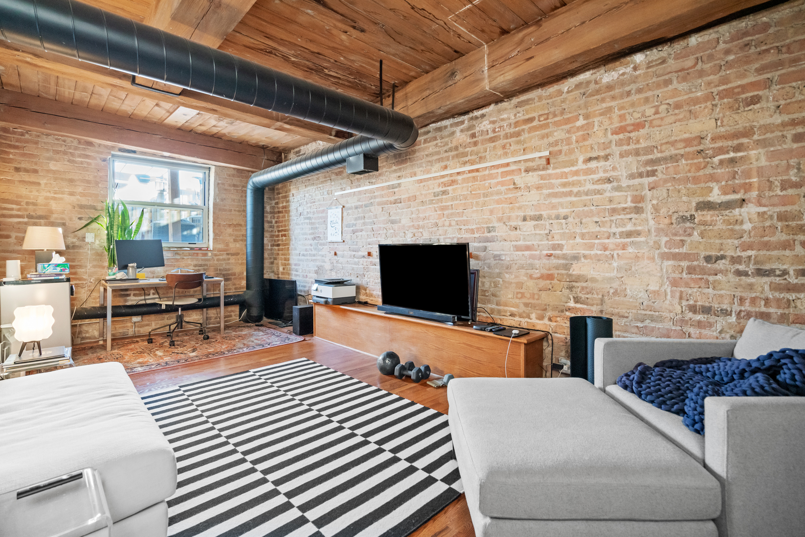 1701 N DAMEN Avenue Unit: 305