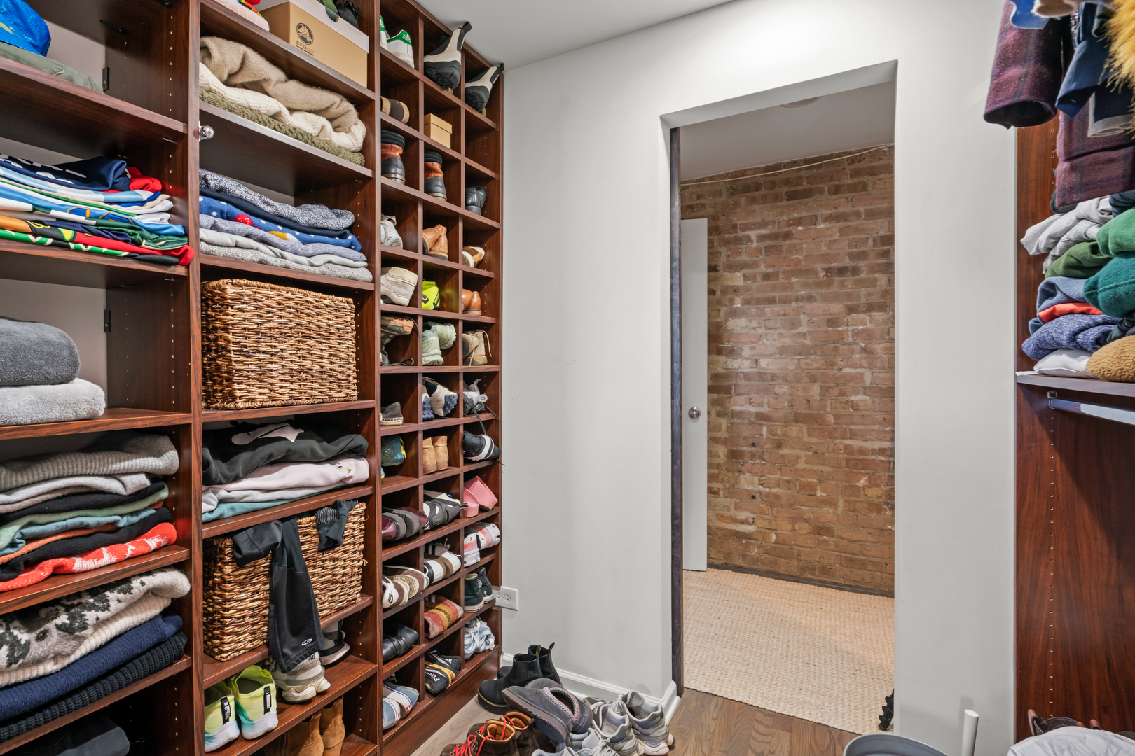 1701 N DAMEN Avenue Unit: 305