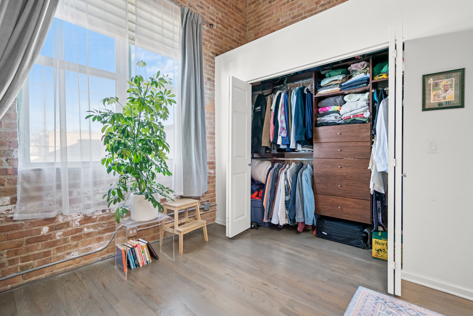 1701 N DAMEN Avenue Unit: 305